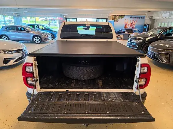 Toyota Hilux 2022 photo 2