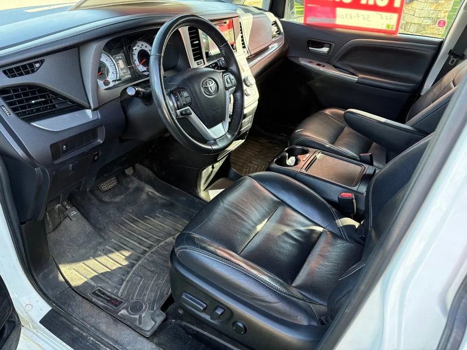 Toyota Sienna 2017 photo 4
