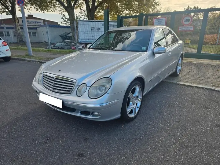 Mercedes-Benz E 200