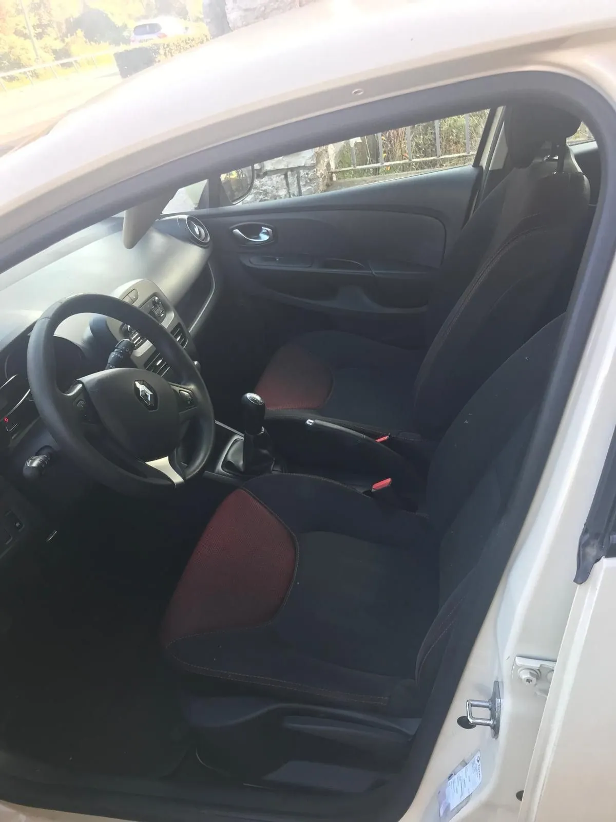 Renault Clio 2016 photo 2