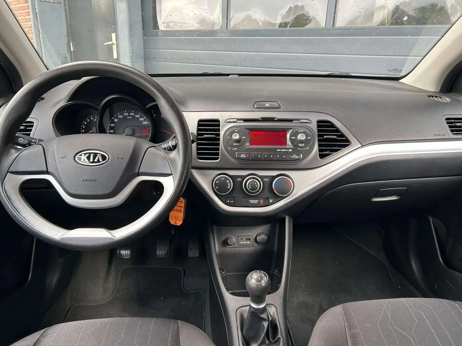 Kia Picanto 2012 photo 4