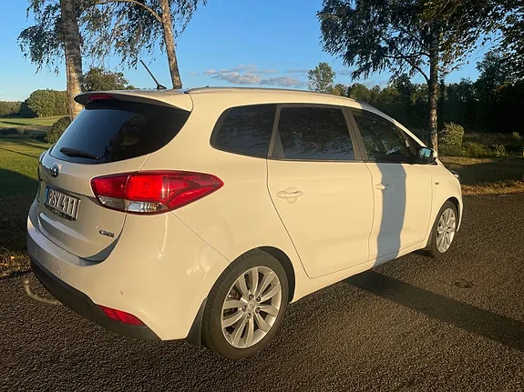 Kia Carens 2016 photo 5