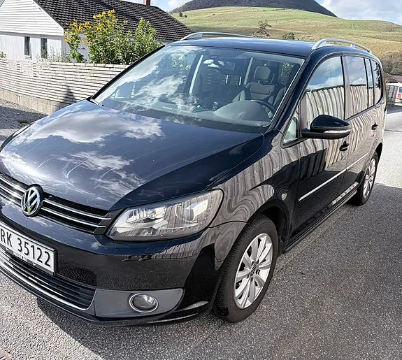 Volkswagen Touran 2012 photo 3