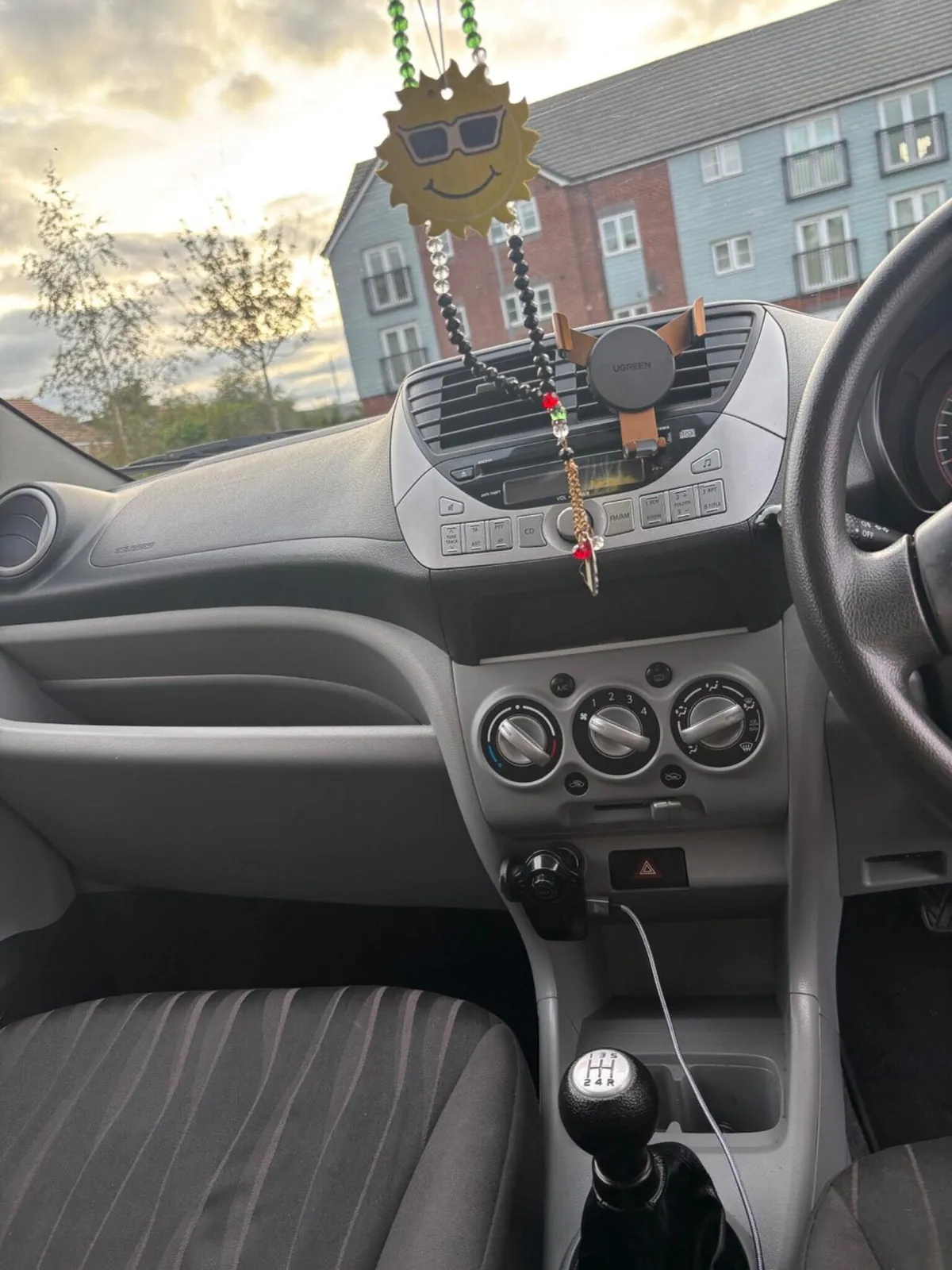 Nissan Pixo 2009 photo 4