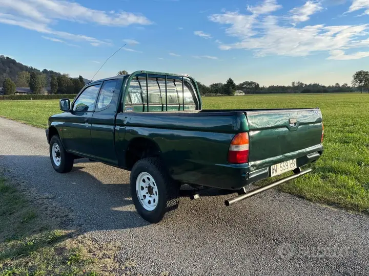 Mitsubishi L200 2001 photo 3