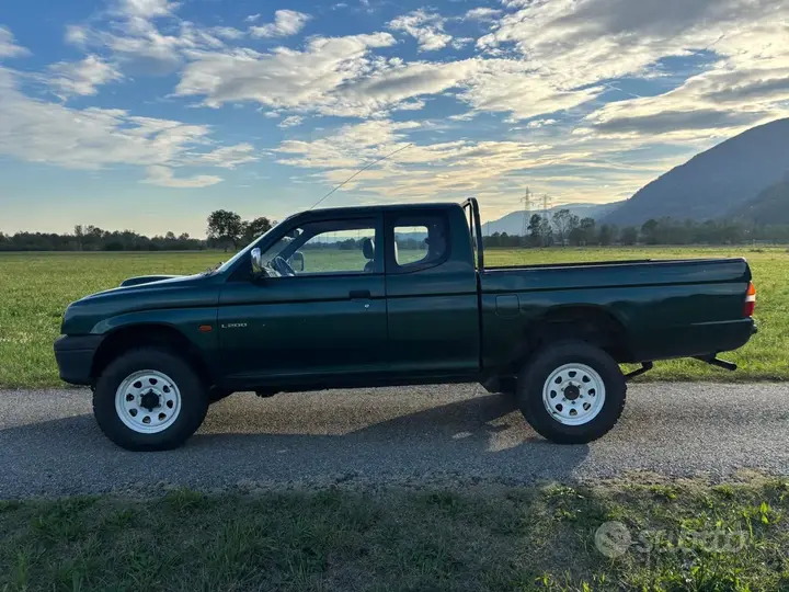 Mitsubishi L200 2001 photo 2