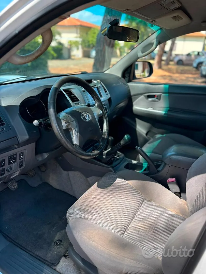 Toyota Hilux 2013 photo 5