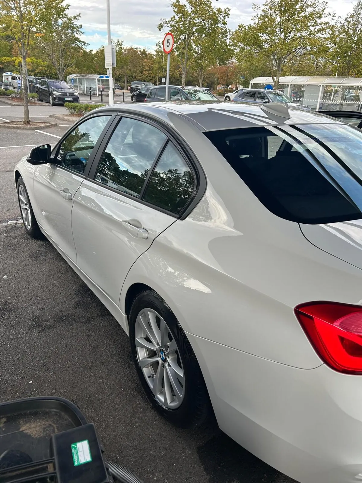 BMW 3 Series 2016 photo 2