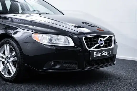 Volvo V70 2013 photo 2