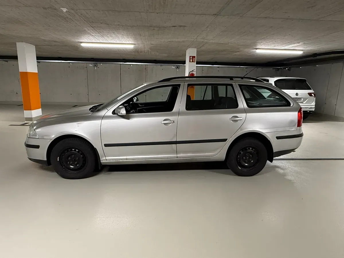 Skoda Octavia 2006 photo 2
