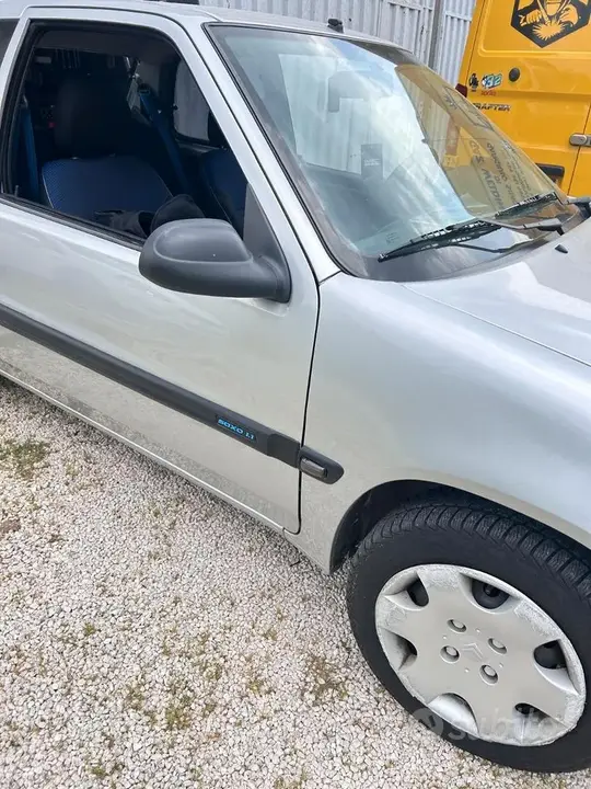 Citroen Saxo 2003 photo 2