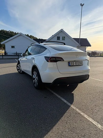 Tesla Model Y 2022 photo 4