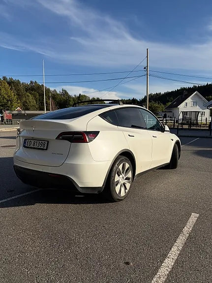 Tesla Model Y 2022 photo 3