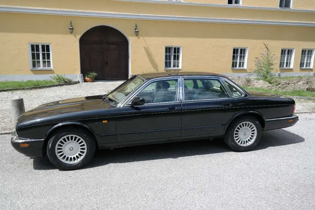 Jaguar Xj8 2001 photo 3