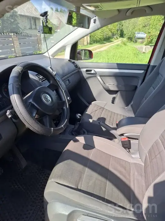 Volkswagen Touran 2006 photo 5