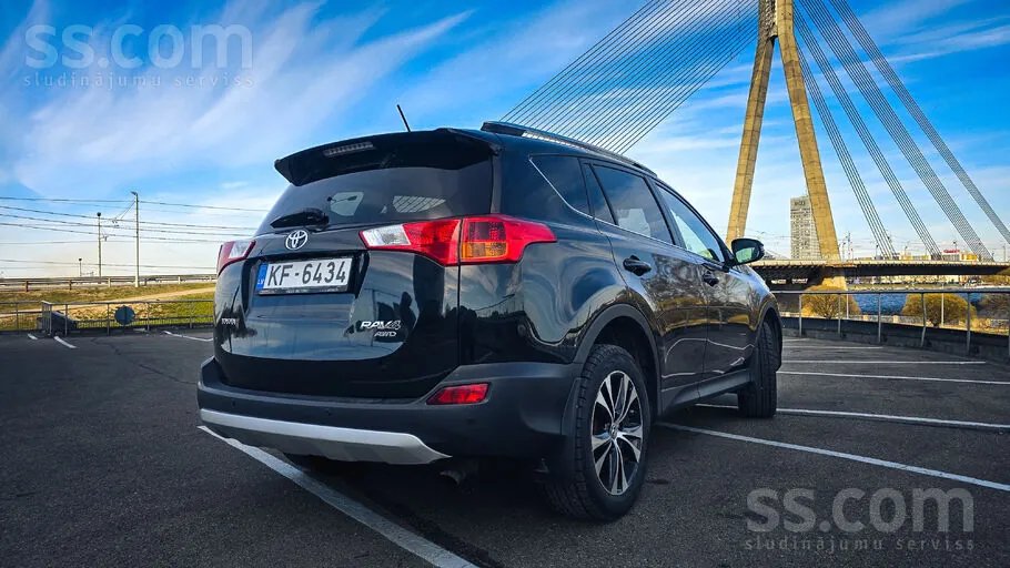 Toyota Rav4 2015 photo 3