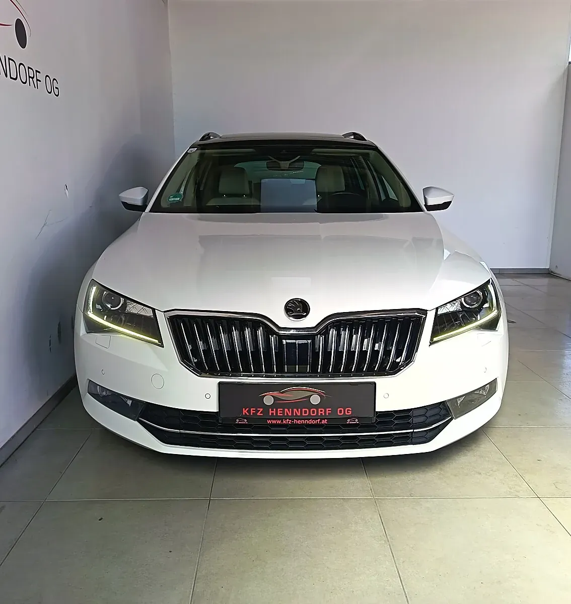 Skoda Superb 2016 photo 2