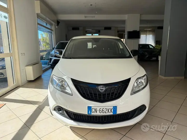 Lancia Ypsilon 2023 photo 2