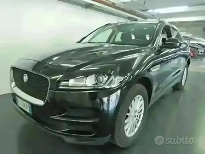 Jaguar F-Pace 2017 photo 2