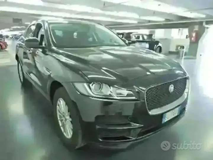Jaguar F-Pace 2017 photo 3