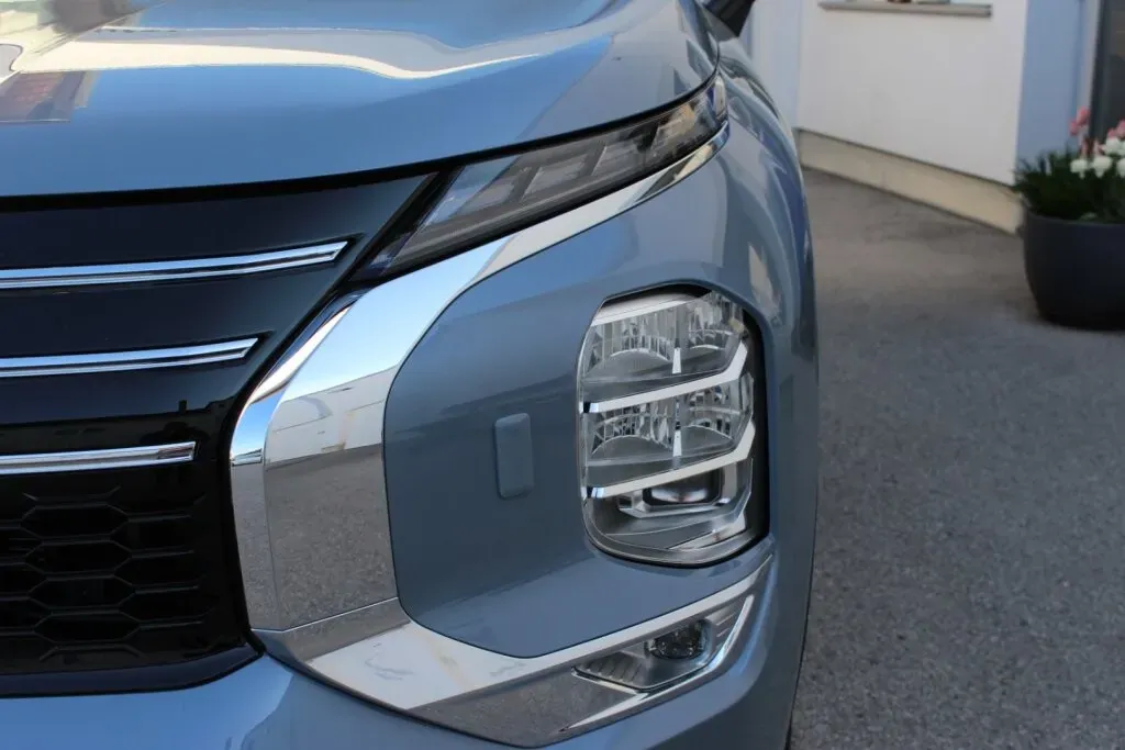 Mitsubishi Outlander photo 3