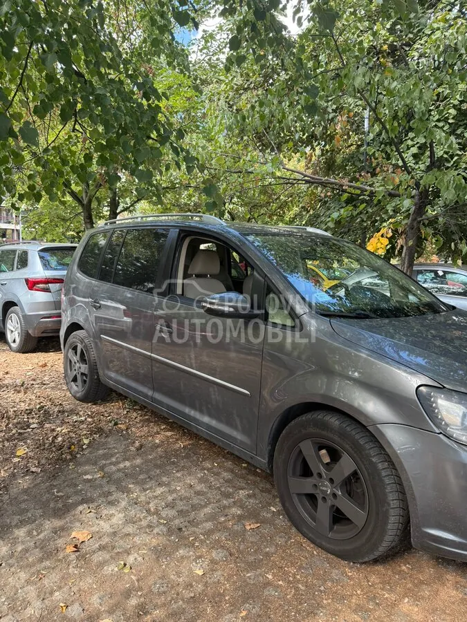 Volkswagen Touran 2011 photo 4