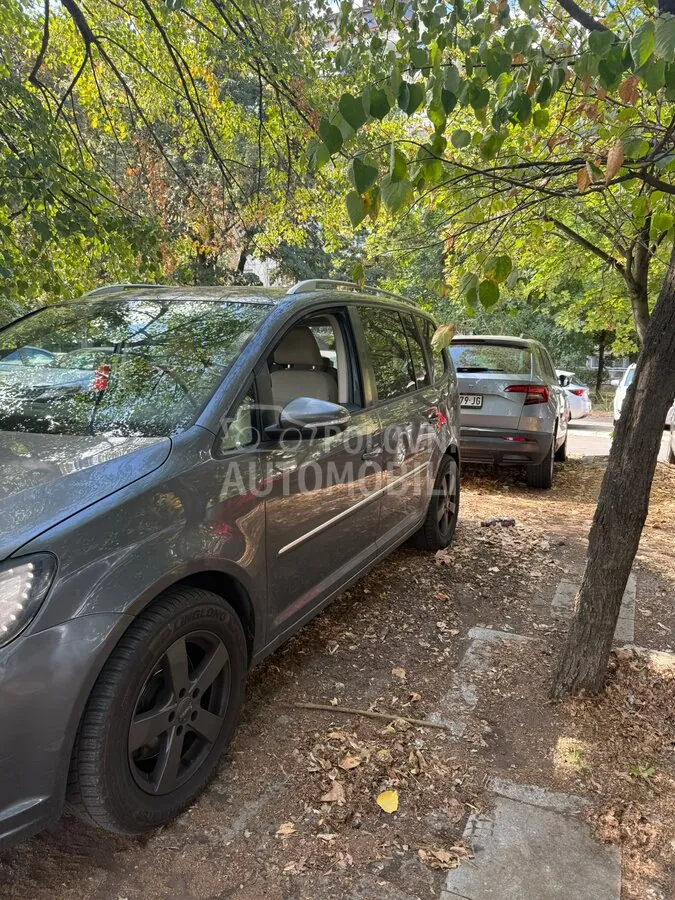 Volkswagen Touran 2011 photo 5