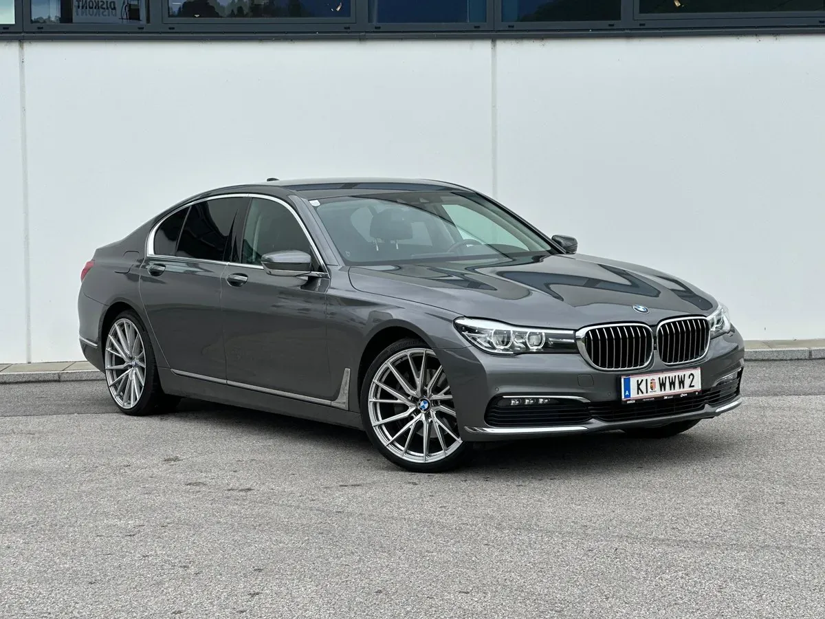 BMW 7 Series 2017 photo 2