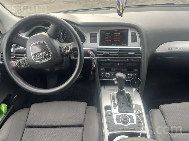Audi A6 2010 photo 2