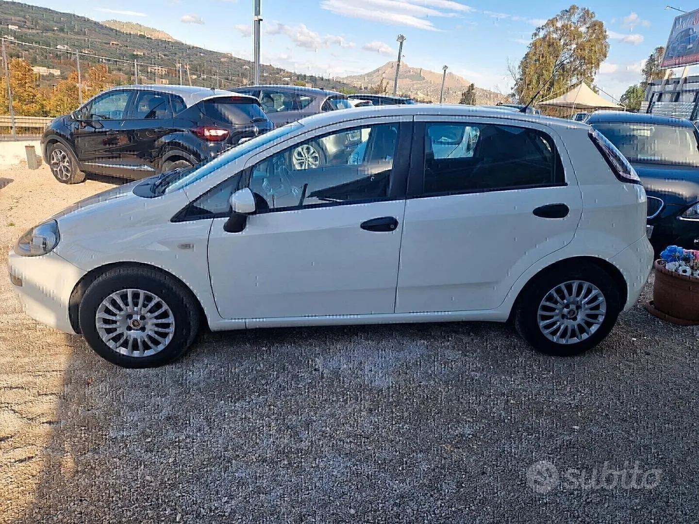 Fiat Punto Evo 2012 photo 4