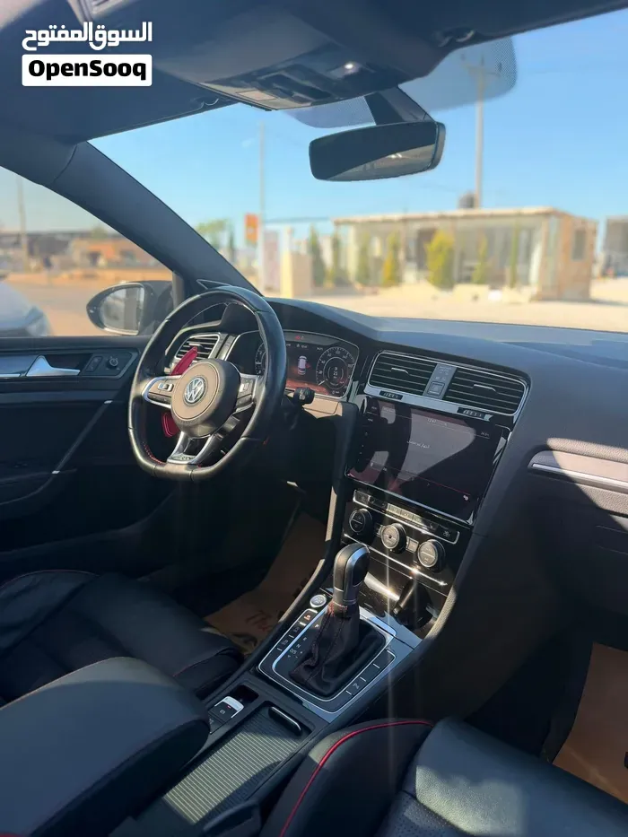 Volkswagen Golf 2018 photo 3