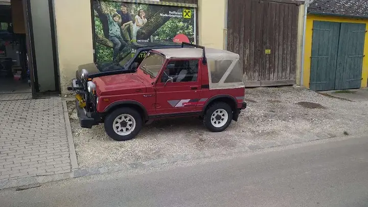 Suzuki Sj 413