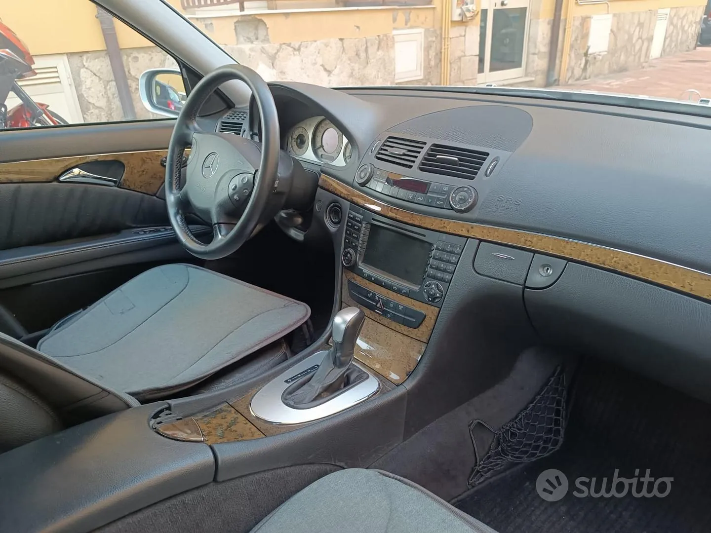 Mercedes-Benz E-Class 2004 photo 4
