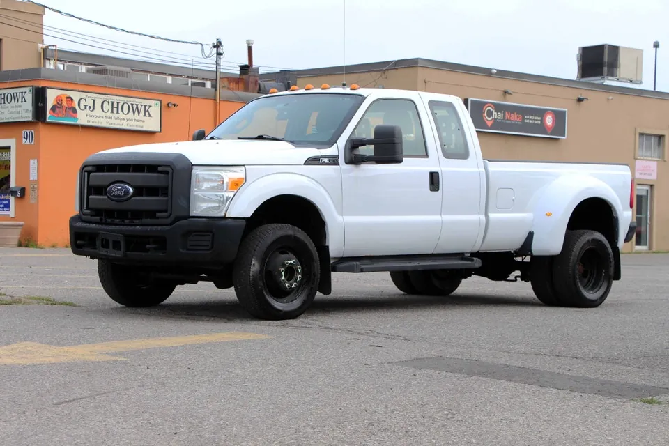 Ford F350 2012 photo 2