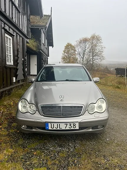 Mercedes-Benz C180 2003 photo 2