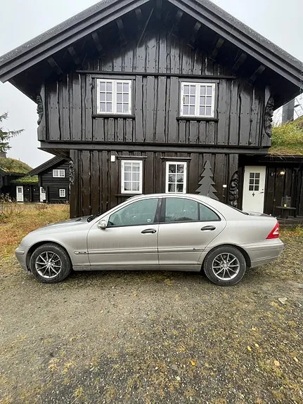 Mercedes-Benz C180