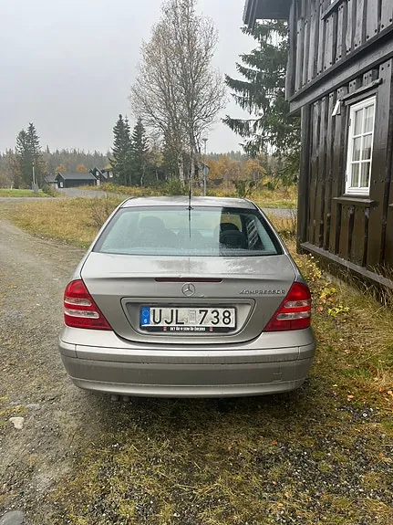 Mercedes-Benz C180 2003 photo 3