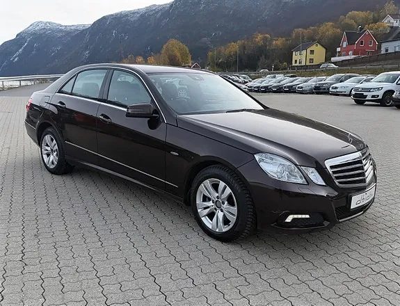Mercedes-Benz E-Class 2011 photo 2