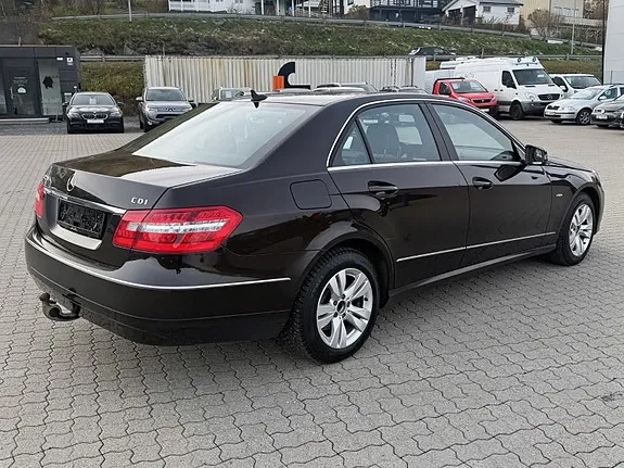 Mercedes-Benz E-Class 2011 photo 3