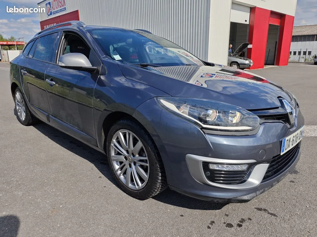 Renault Megane 2015 photo 2