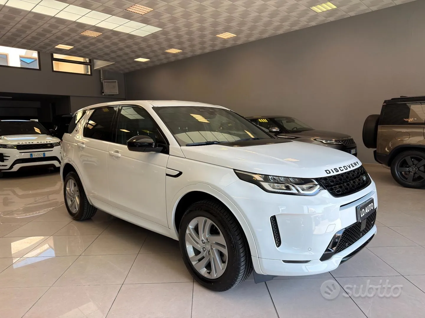 Land Rover Discovery Sport 2022 photo 3