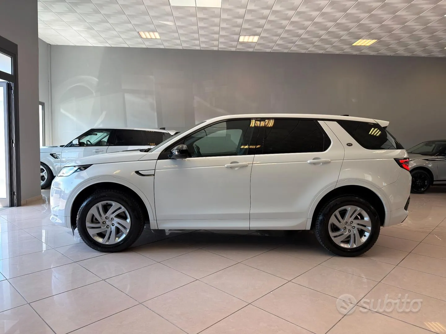 Land Rover Discovery Sport 2022 photo 4