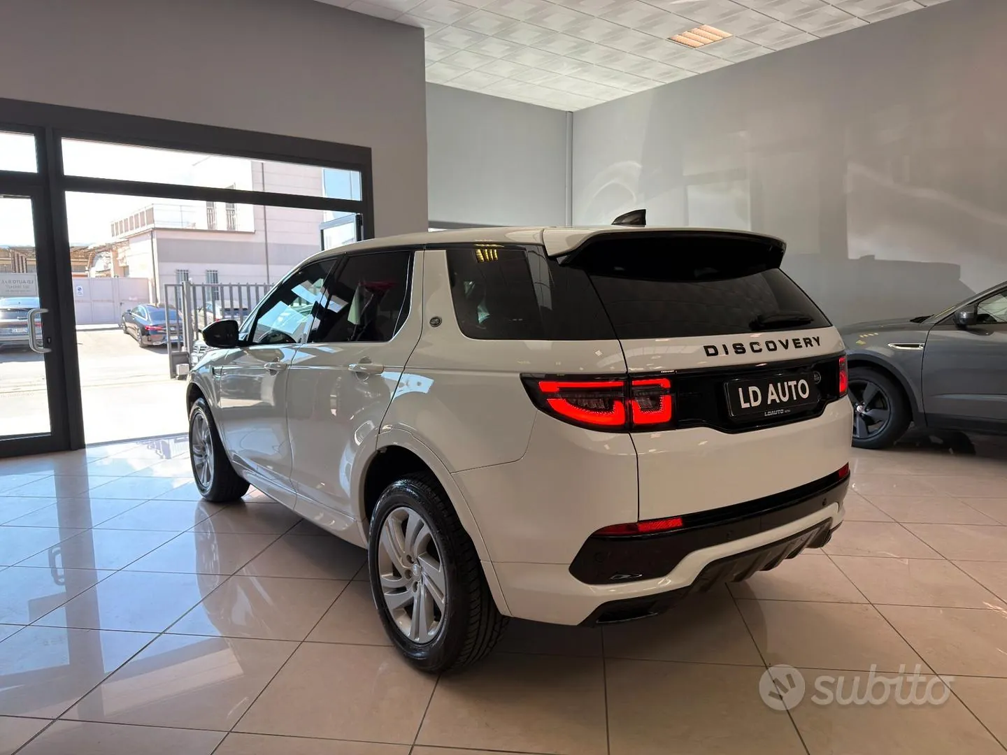 Land Rover Discovery Sport 2022 photo 5