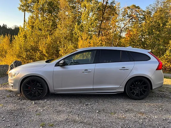 Volvo V60 2014 photo 3
