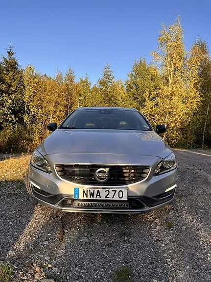 Volvo V60 2014 photo 2