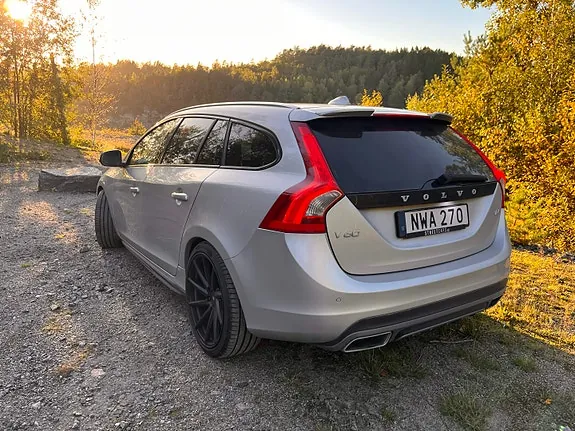 Volvo V60 2014 photo 4