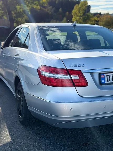 Mercedes-Benz E200 D 2010 photo 4
