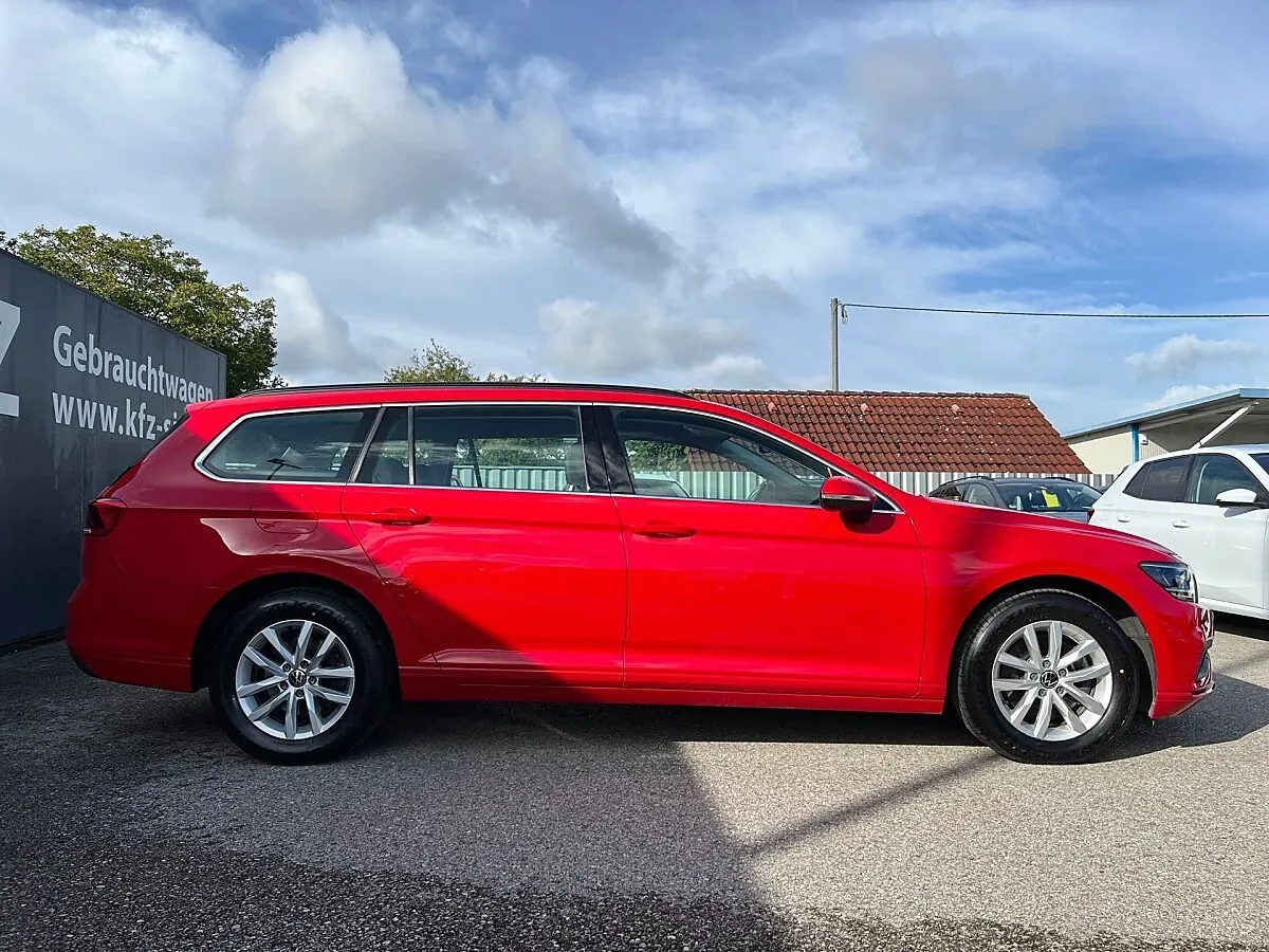 Volkswagen Passat 2023 photo 2