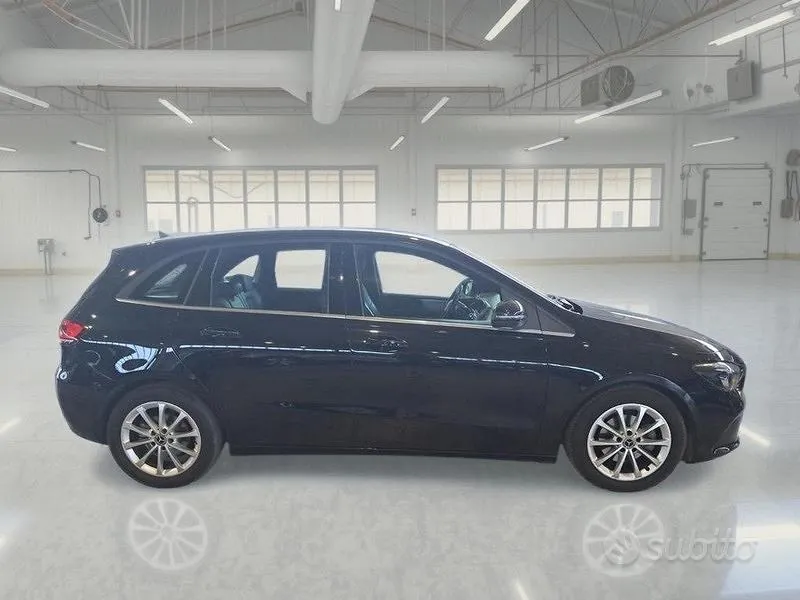 Mercedes-Benz B 180 2022 photo 3