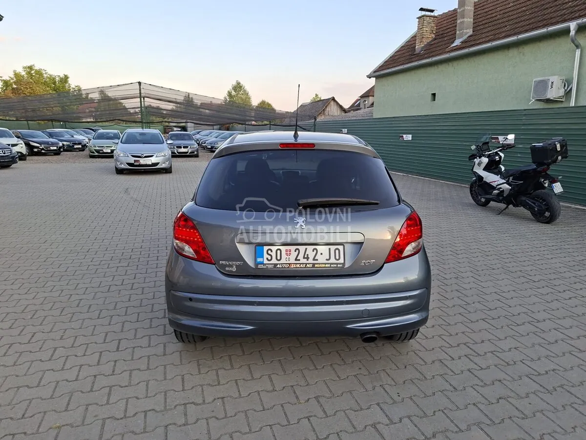 Peugeot 207 2011 photo 5